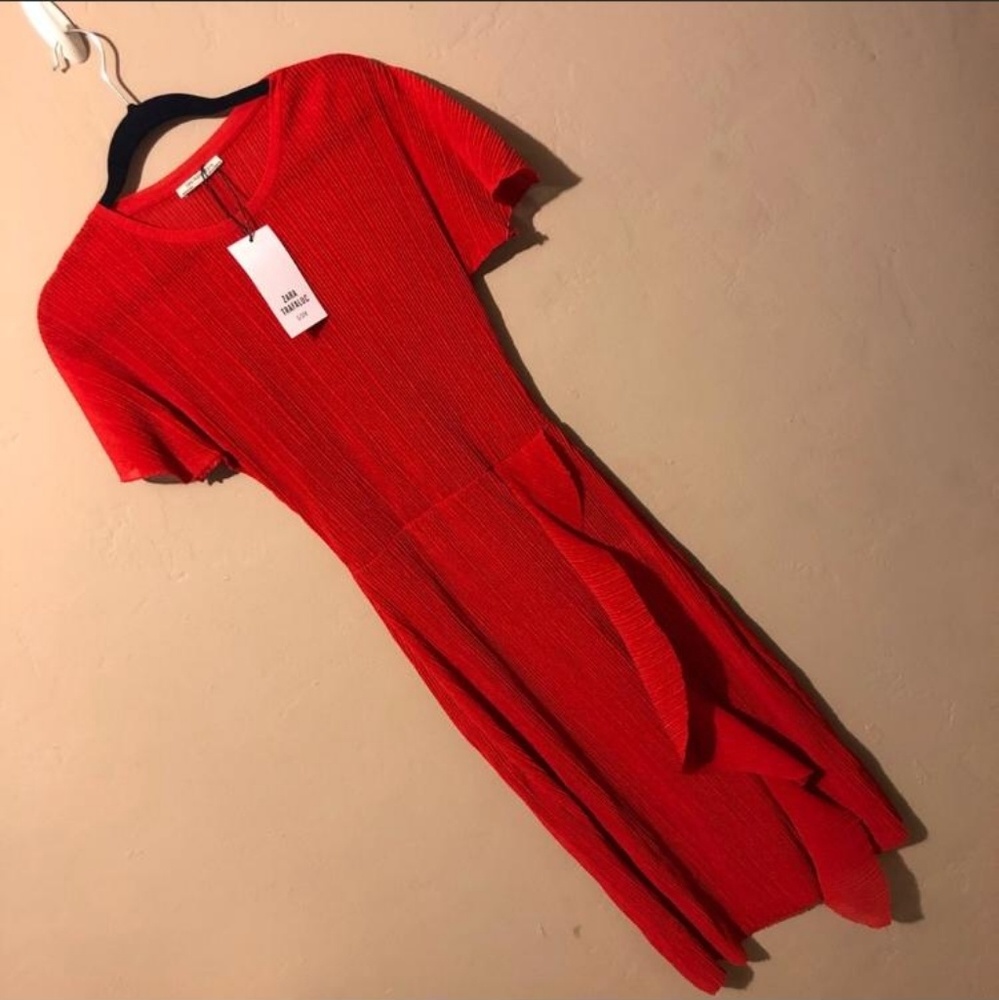 Nwt zara red textured dress